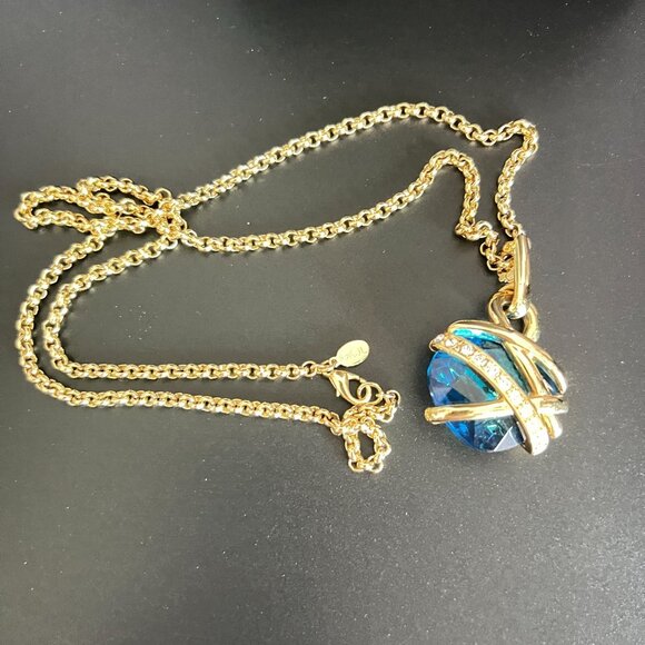 Kenneth Jay Lane KJL Signed Blue Crystal Pendant Necklace Gold-Tone Rhinestones - Picture 16 of 16